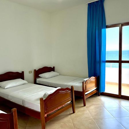Redi'S Seaview Apartments Sarandë Eksteriør bilde