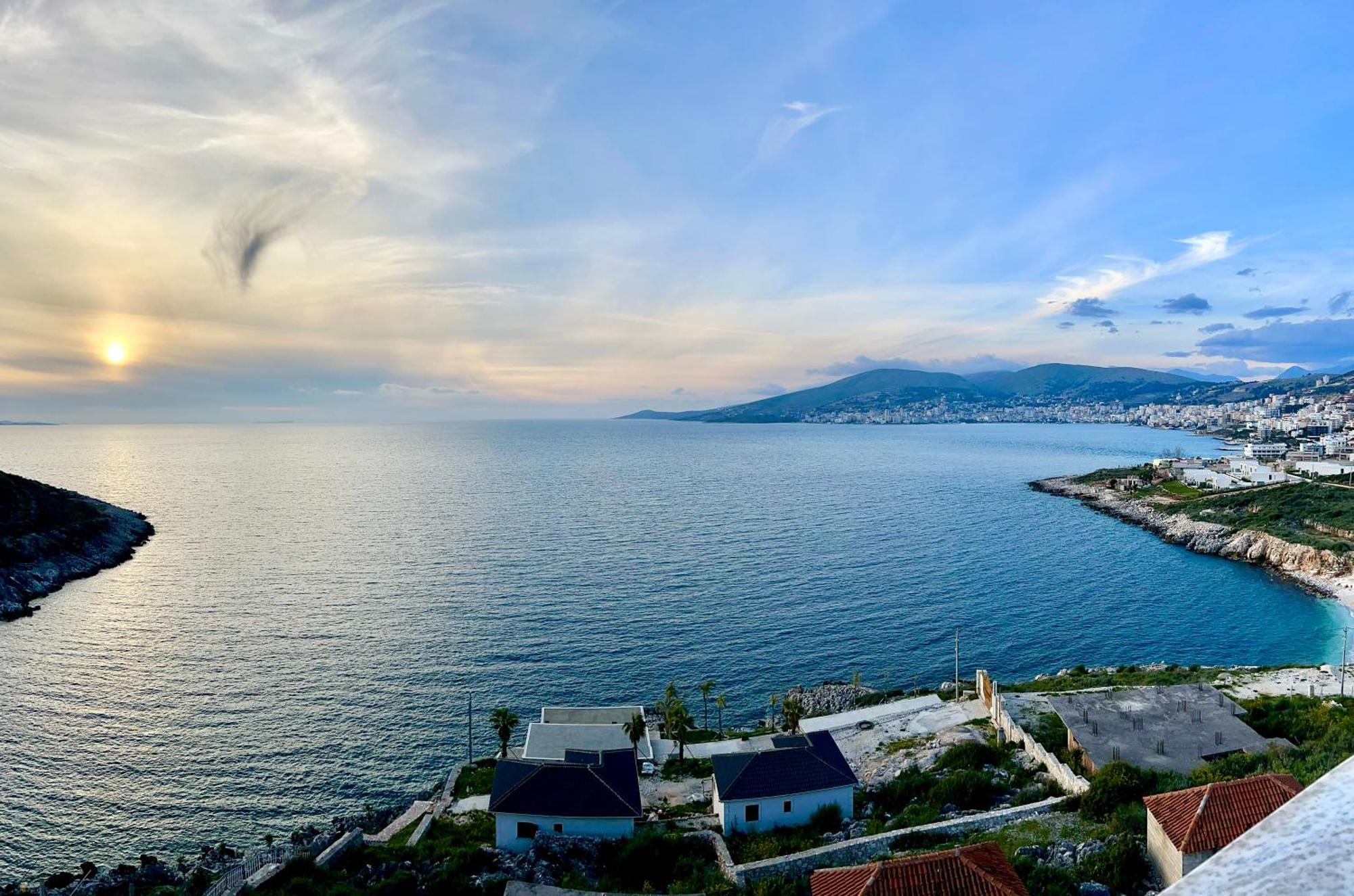 Redi'S Seaview Apartments Sarandë Eksteriør bilde