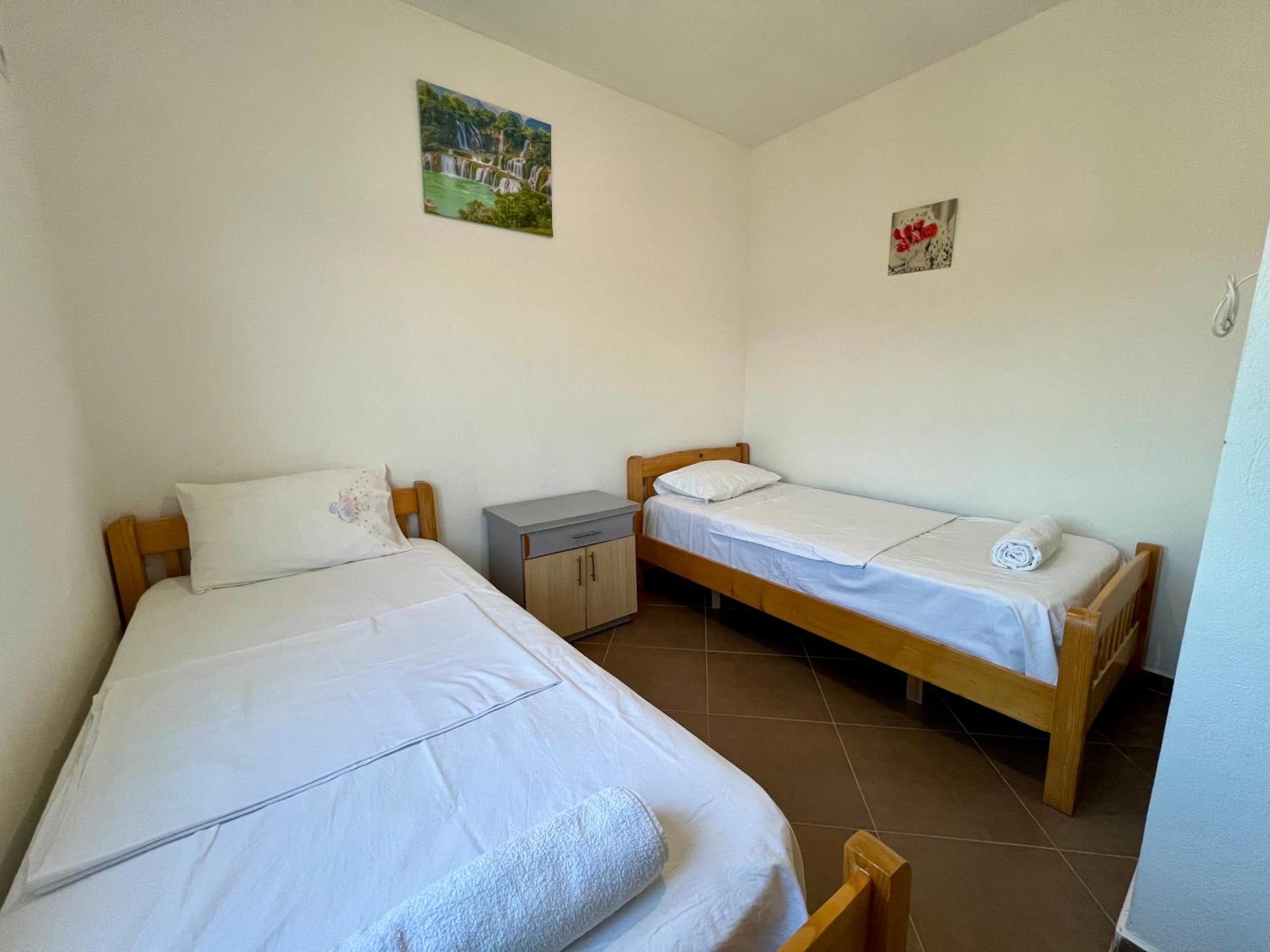Redi'S Seaview Apartments Sarandë Eksteriør bilde