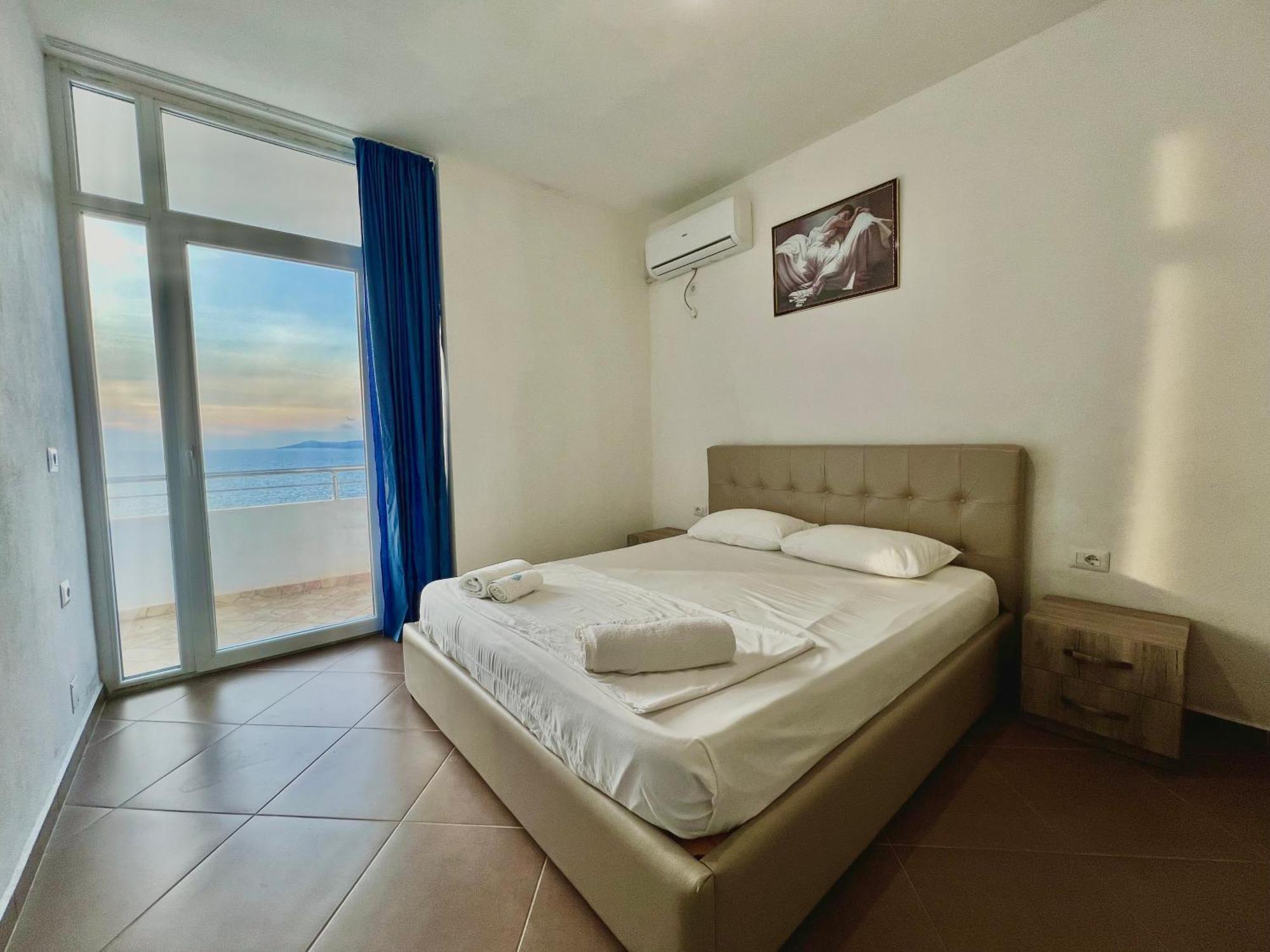 Redi'S Seaview Apartments Sarandë Eksteriør bilde