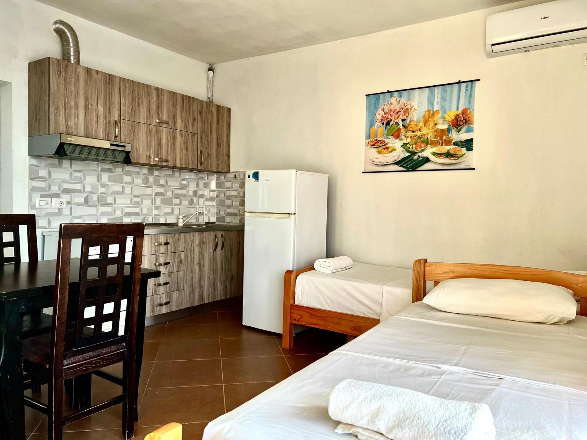 Redi'S Seaview Apartments Sarandë Eksteriør bilde