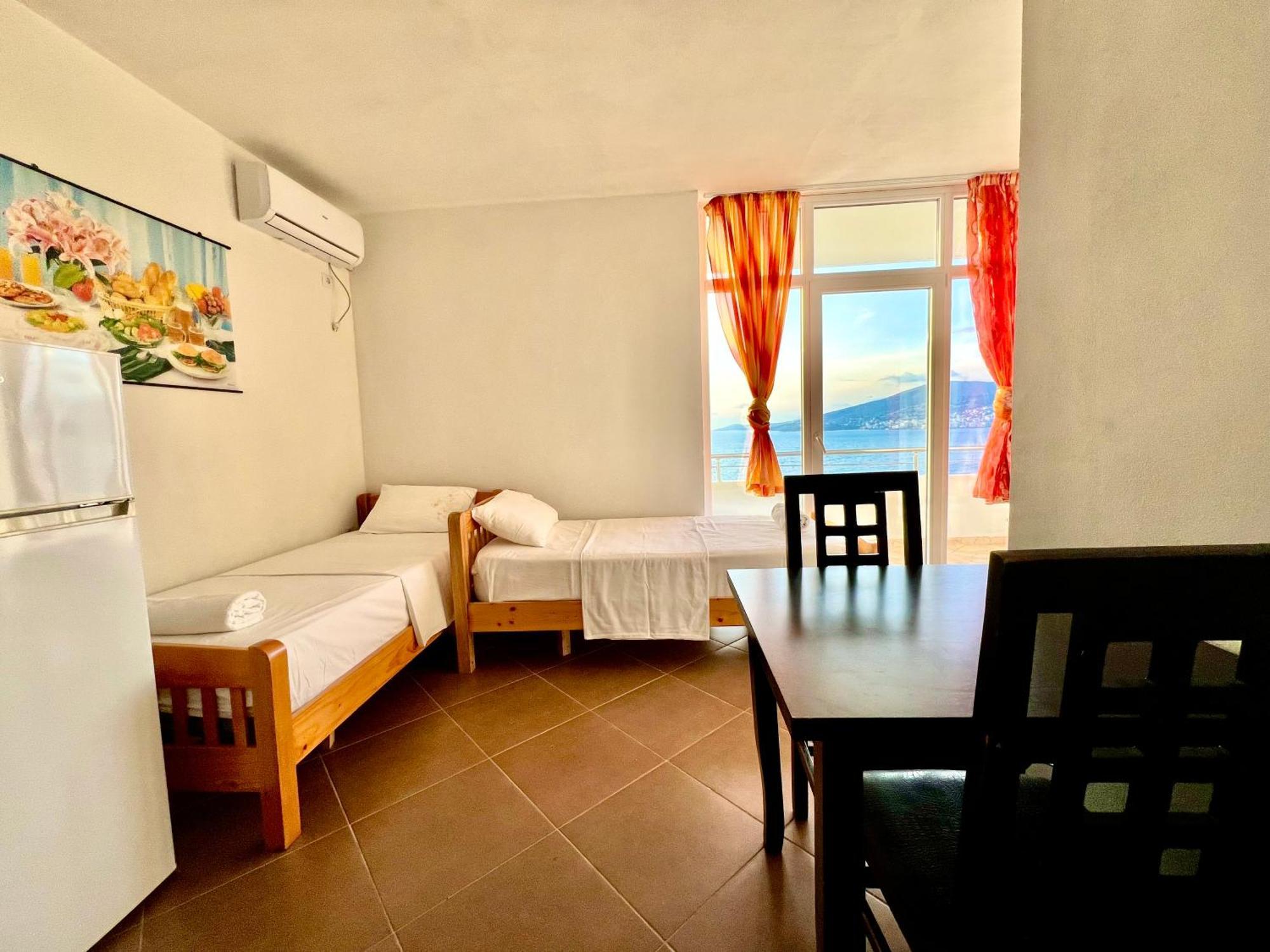 Redi'S Seaview Apartments Sarandë Eksteriør bilde