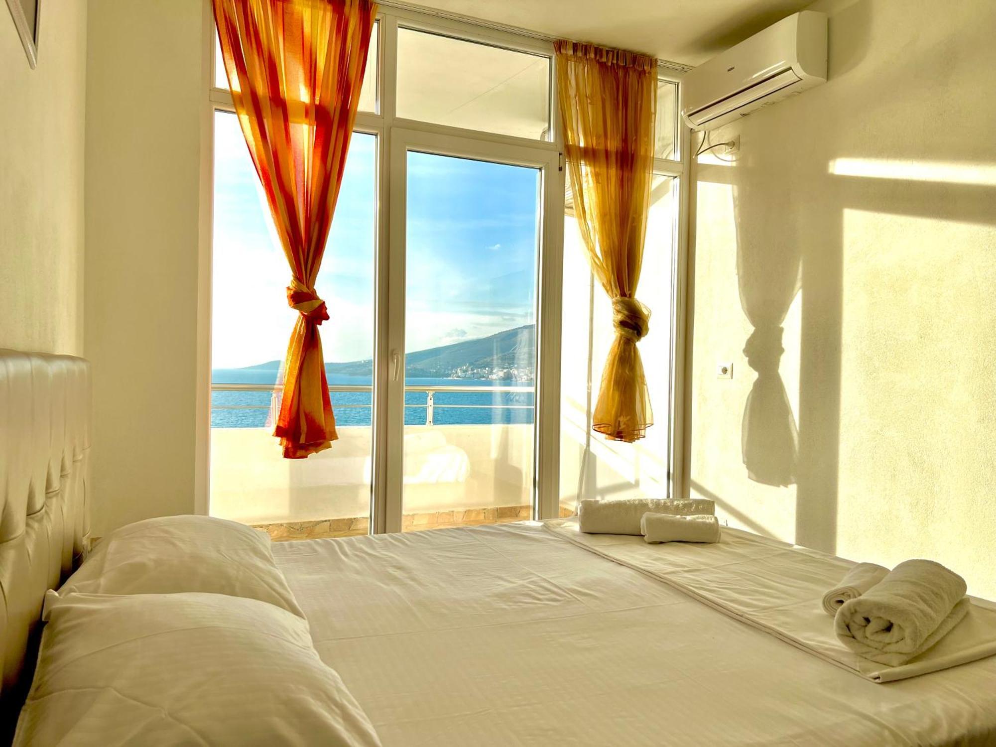 Redi'S Seaview Apartments Sarandë Eksteriør bilde
