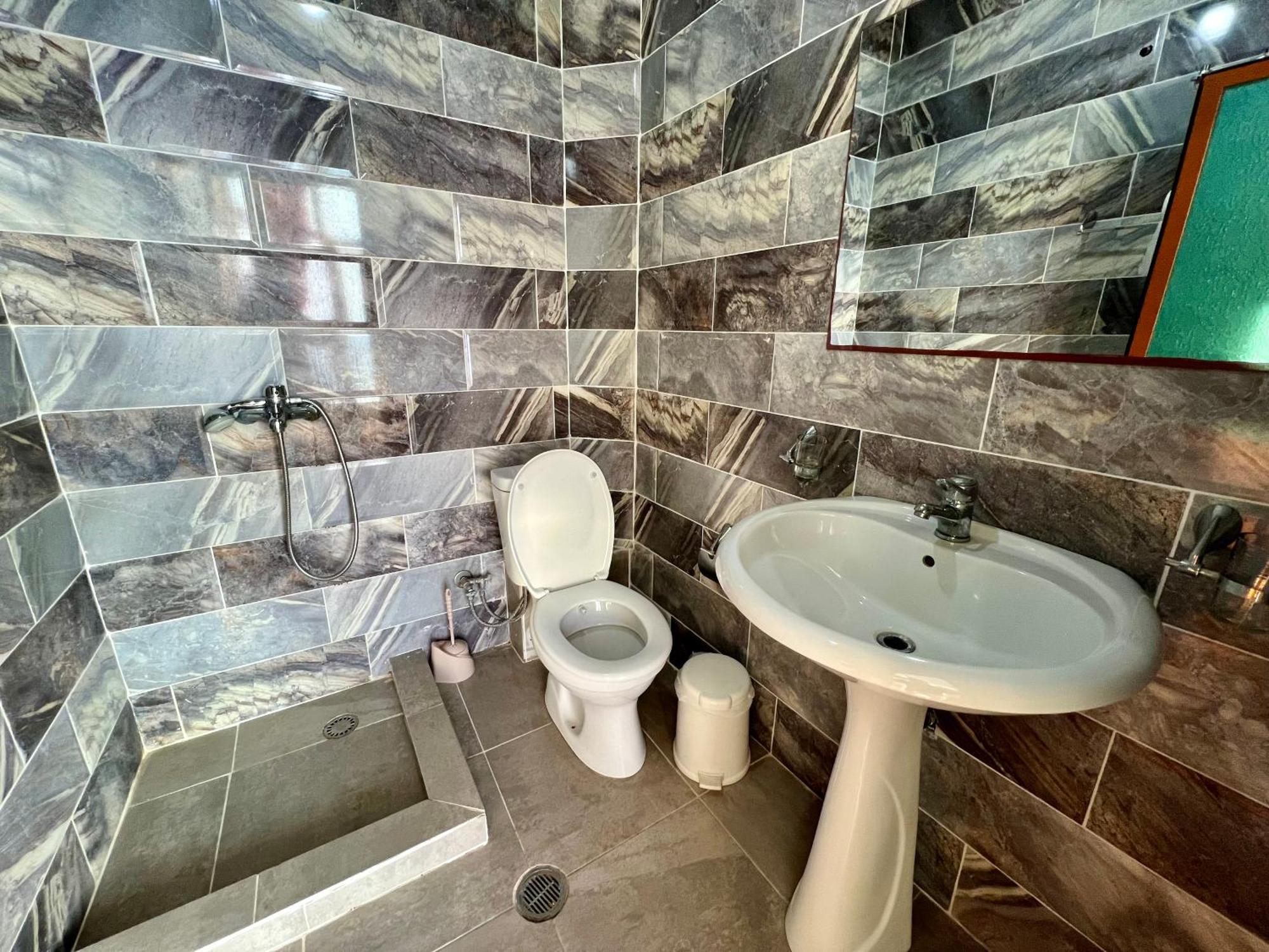 Redi'S Seaview Apartments Sarandë Eksteriør bilde