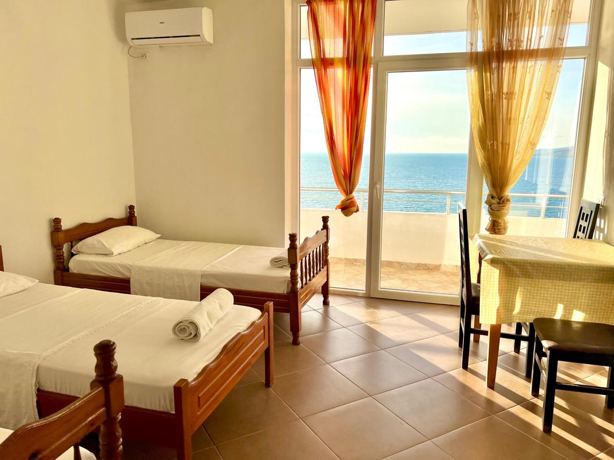 Redi'S Seaview Apartments Sarandë Eksteriør bilde