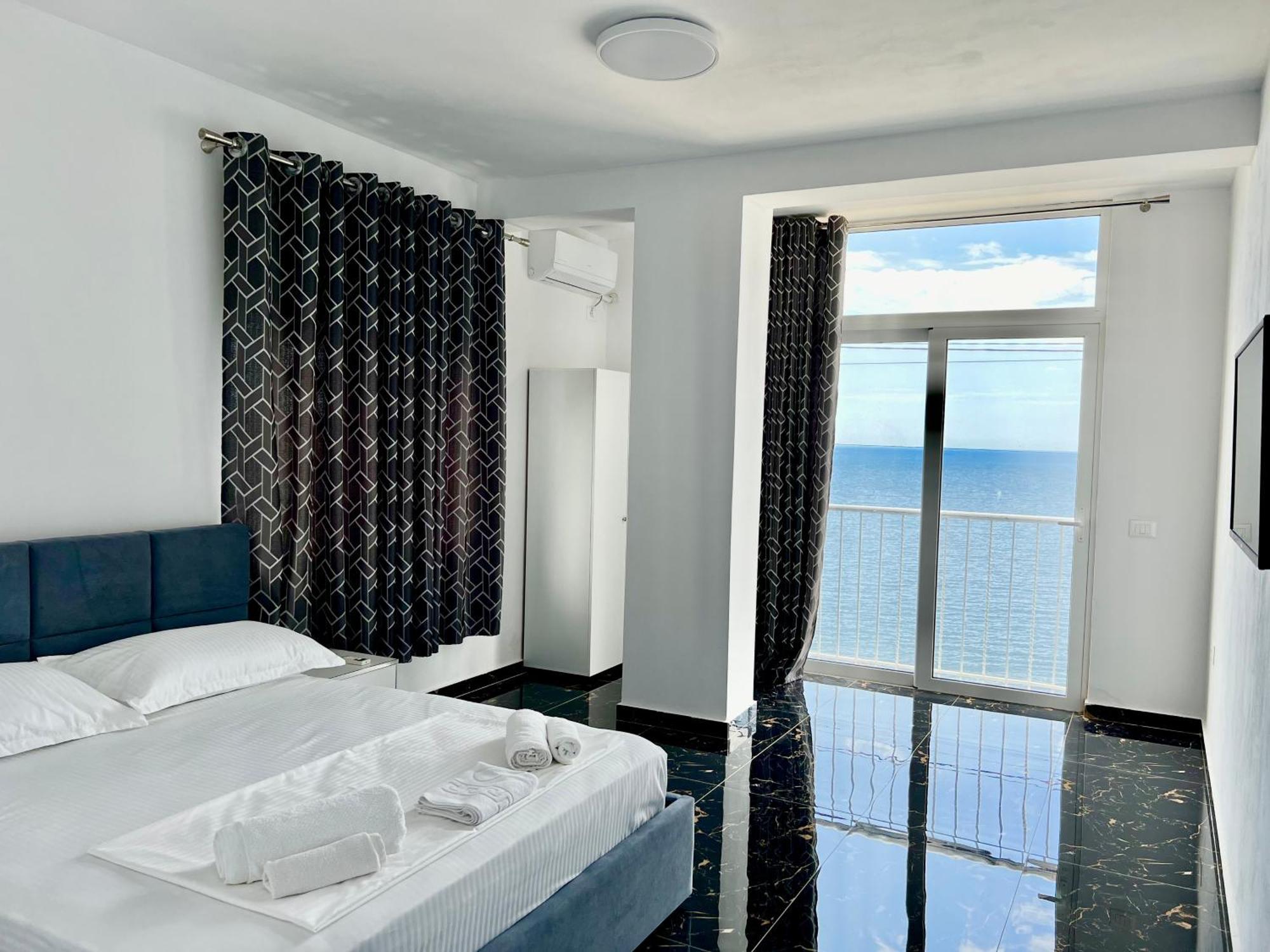 Redi'S Seaview Apartments Sarandë Eksteriør bilde