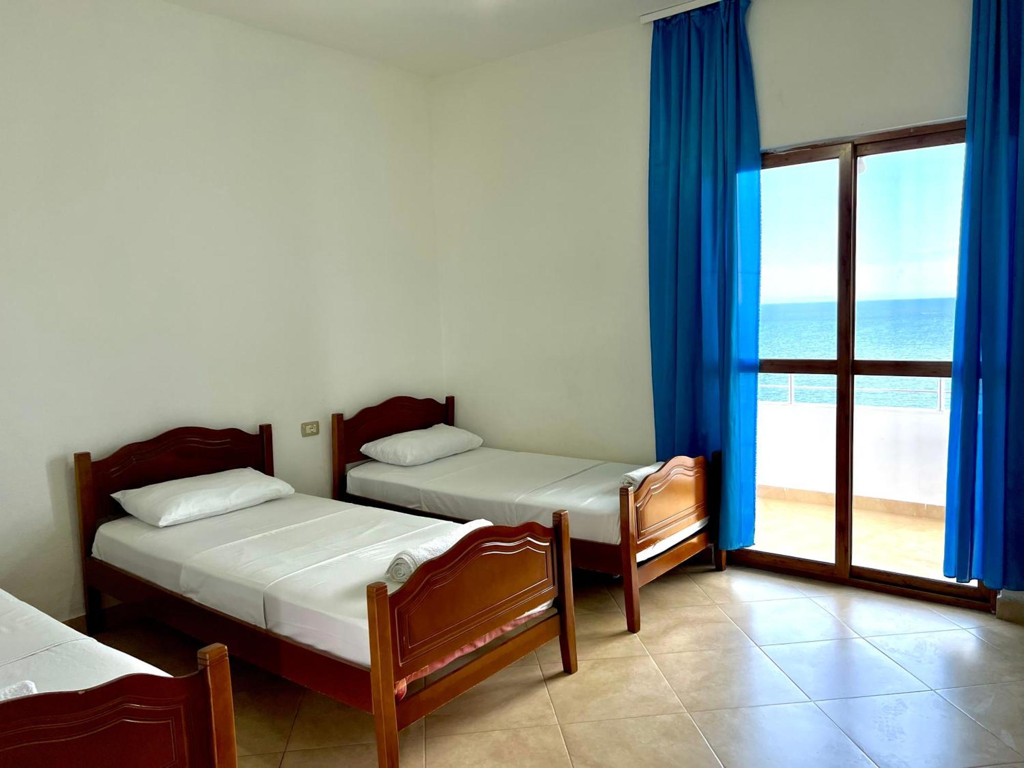Redi'S Seaview Apartments Sarandë Eksteriør bilde