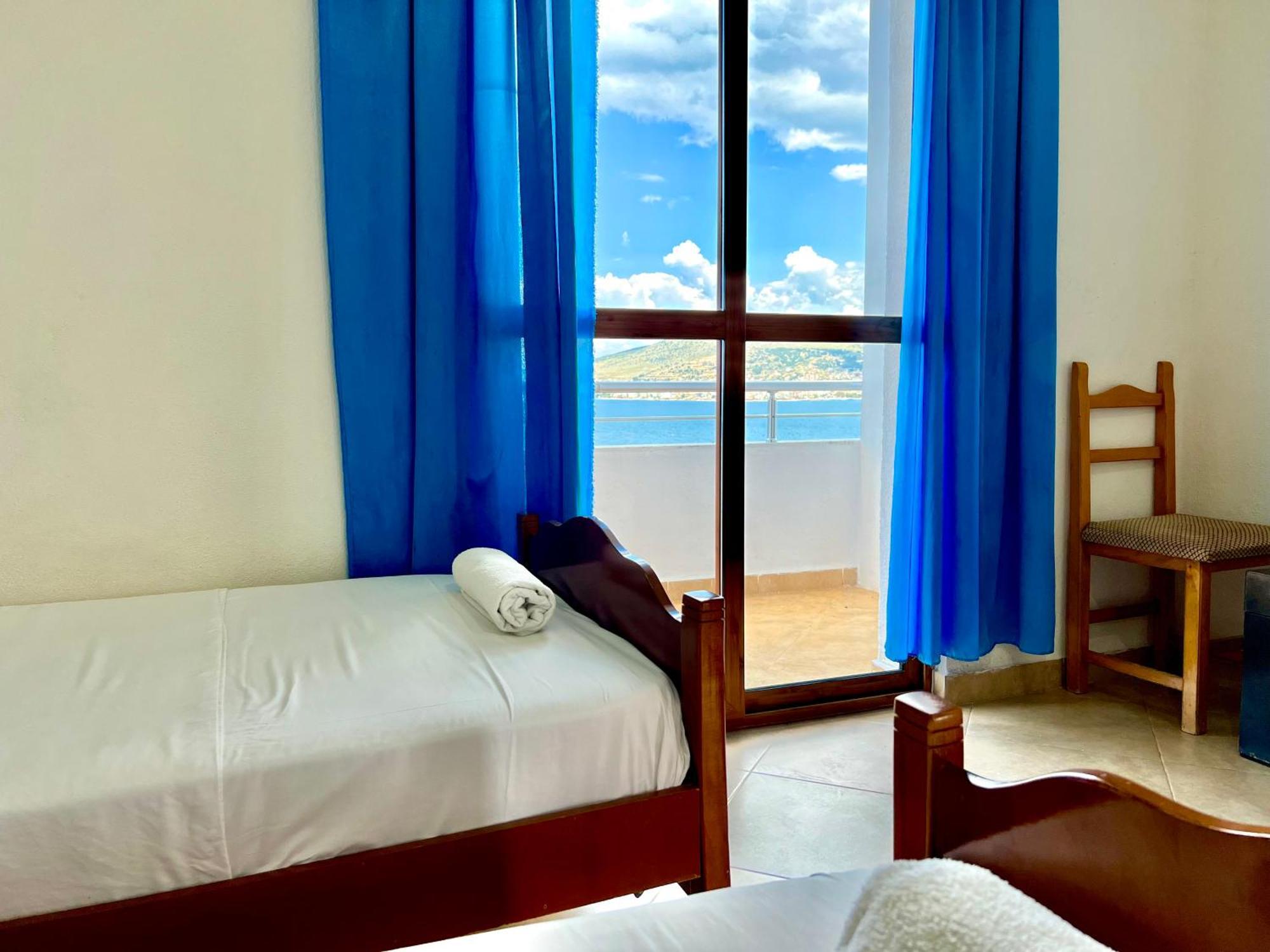 Redi'S Seaview Apartments Sarandë Eksteriør bilde