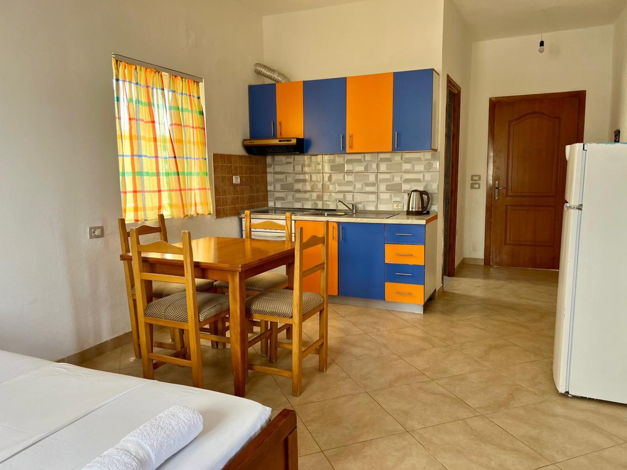 Redi'S Seaview Apartments Sarandë Eksteriør bilde