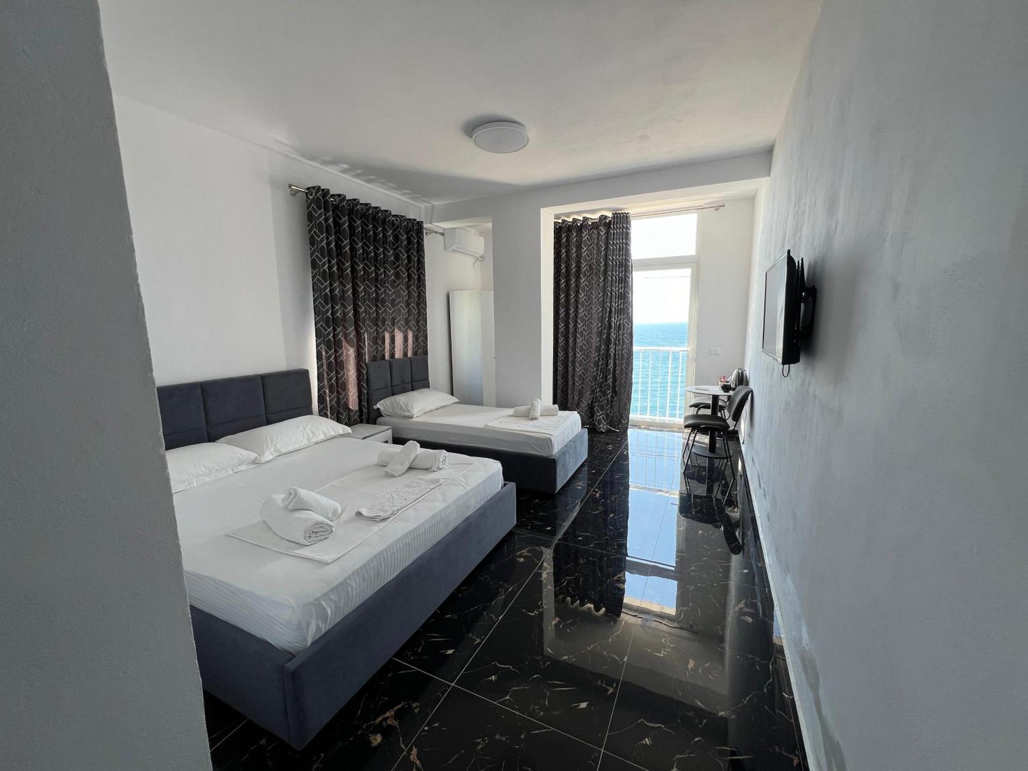 Redi'S Seaview Apartments Sarandë Eksteriør bilde